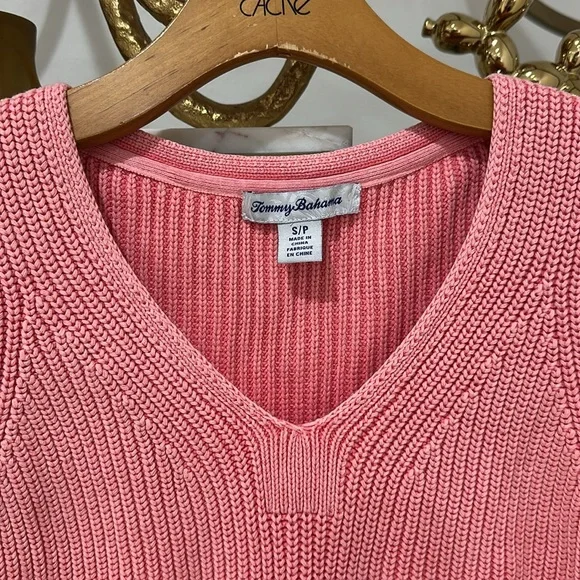 Coral pink knit sleeveless sweater - Picture 3 of 3